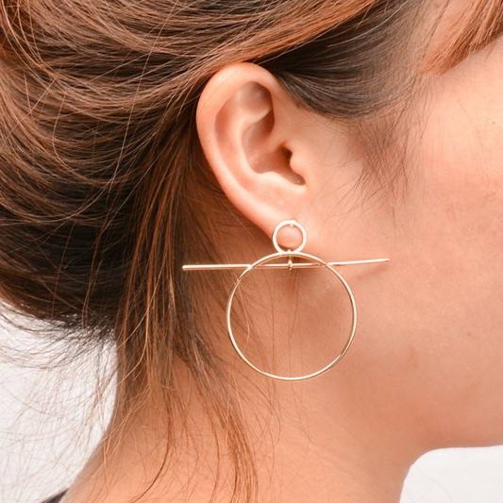 🆑 Geo Bar Hoops in Gold - Picture 2 of 5